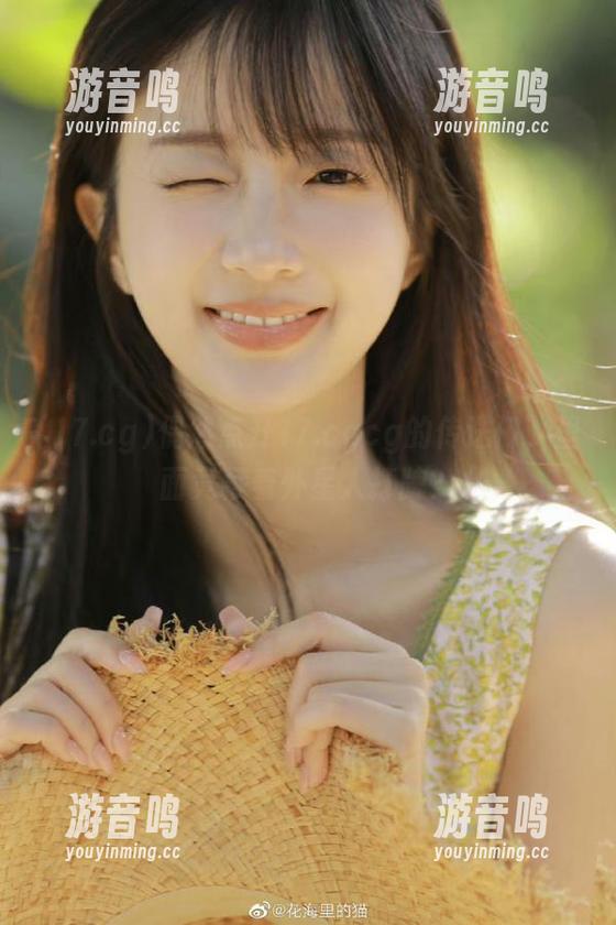 17.cg 偶然点开17.cgcg的传送门,里面竟藏着外星人打牌?