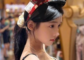 从“51cg11.fun”网站里找哈哈哈，光是看也是一种享受