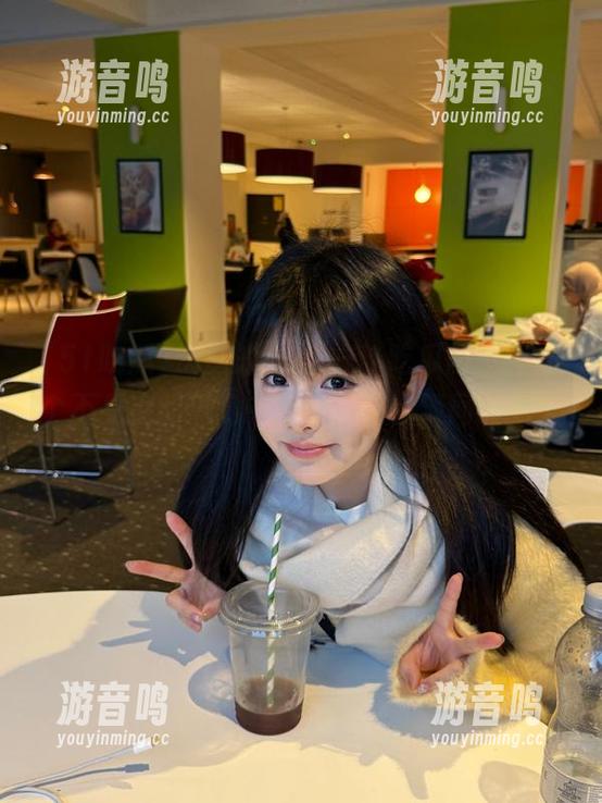 51吃瓜 洗脑的热度,51吃瓜网页里那个不见底的热门中心,辉煌惨淡间的无奈。