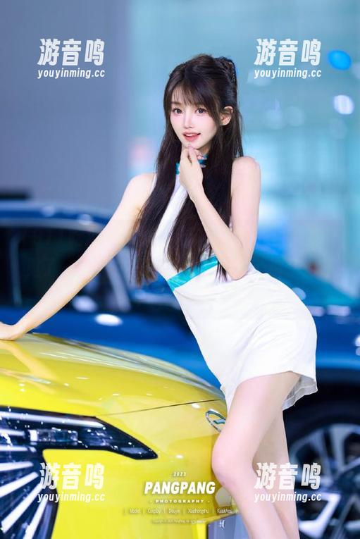 911吃瓜 在“911吃瓜”视频里,我看见了一个人在雨还没停就跳舞,裤子却被风吹走了!