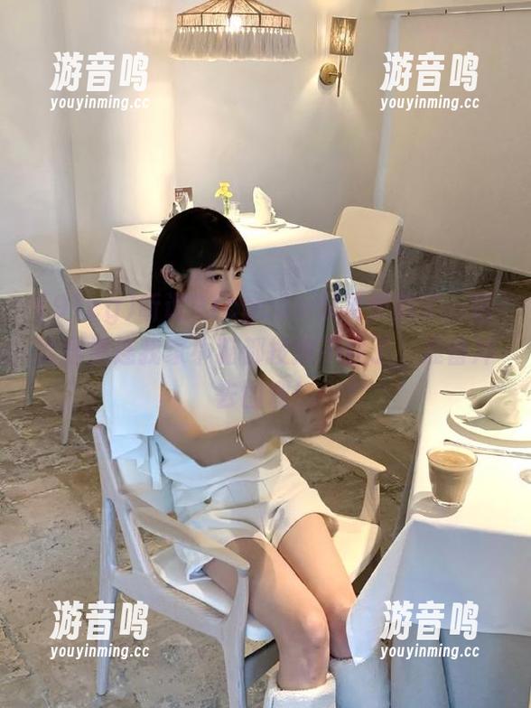 91cg 听说91cgcom又要更新了,这次居然连我家小猫都按捺不住了,准备冲去围观!