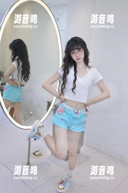 www吃瓜网 www吃瓜网首页,众多瓜绵延不绝,脑子里有些话想说,但又说不出口了...