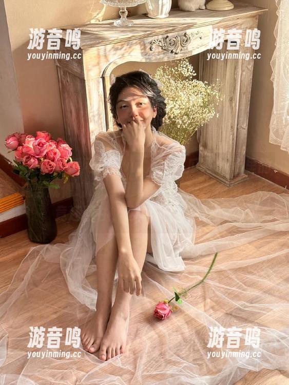 人人吃瓜网 www人人吃瓜网app里的流言就像咖啡,初喝时有点苦,慢慢品味竟还回甘,这感觉有点猛烈?