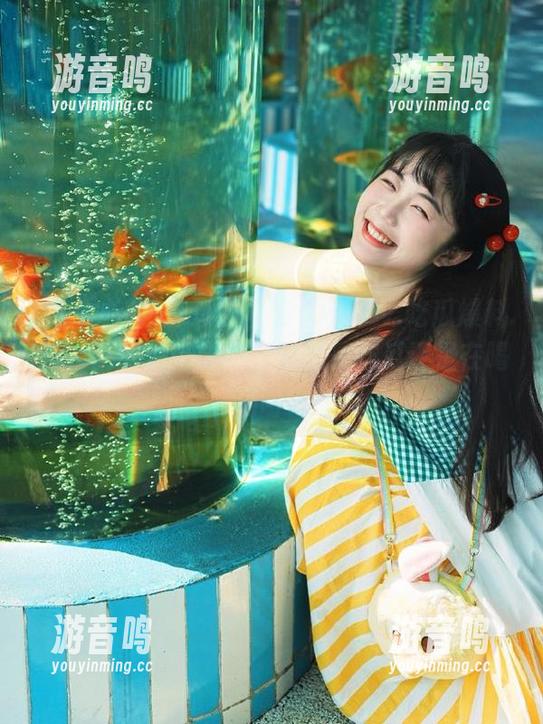 吃瓜爆料 首页潜伏在“www.吃瓜爆料.com”的八卦之中,咱这是吃瓜还是在喝汤呀?