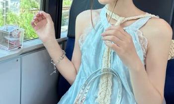 登录上吃瓜福利，看八卦就得起身，虽然还想赖床…