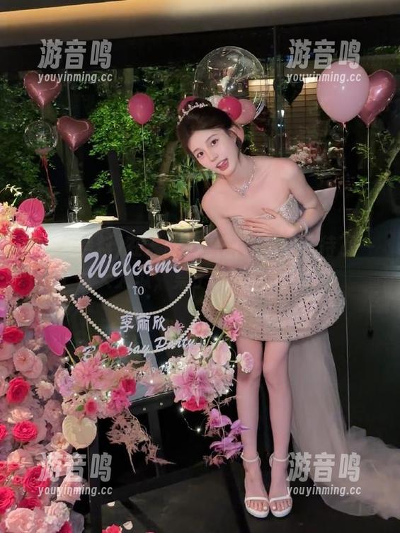 吃瓜黑料 在“吃瓜黑料”在线等待下一个惊天大瓜,桌子都快板凳破了!