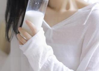被“黑料吃瓜网168”官网反复剖析的事件，明明不想关注却停不下来。