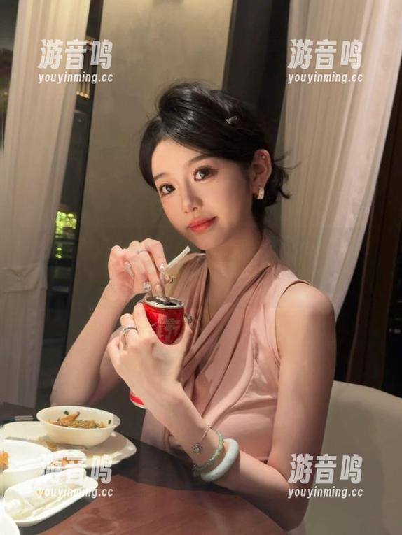 黑社料 玩转黑社料在线,拿着爆料当零食,边啃边刷新,乐趣满满。